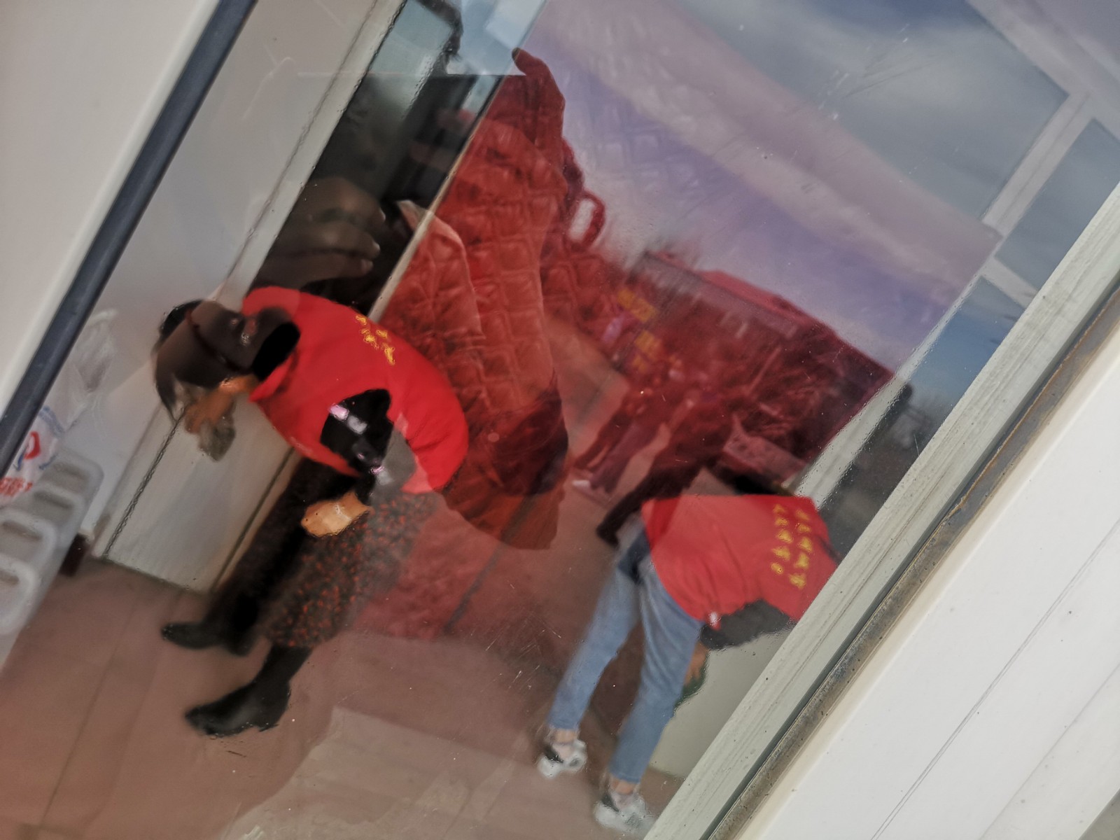 33647995.jpg 33647995.jpg