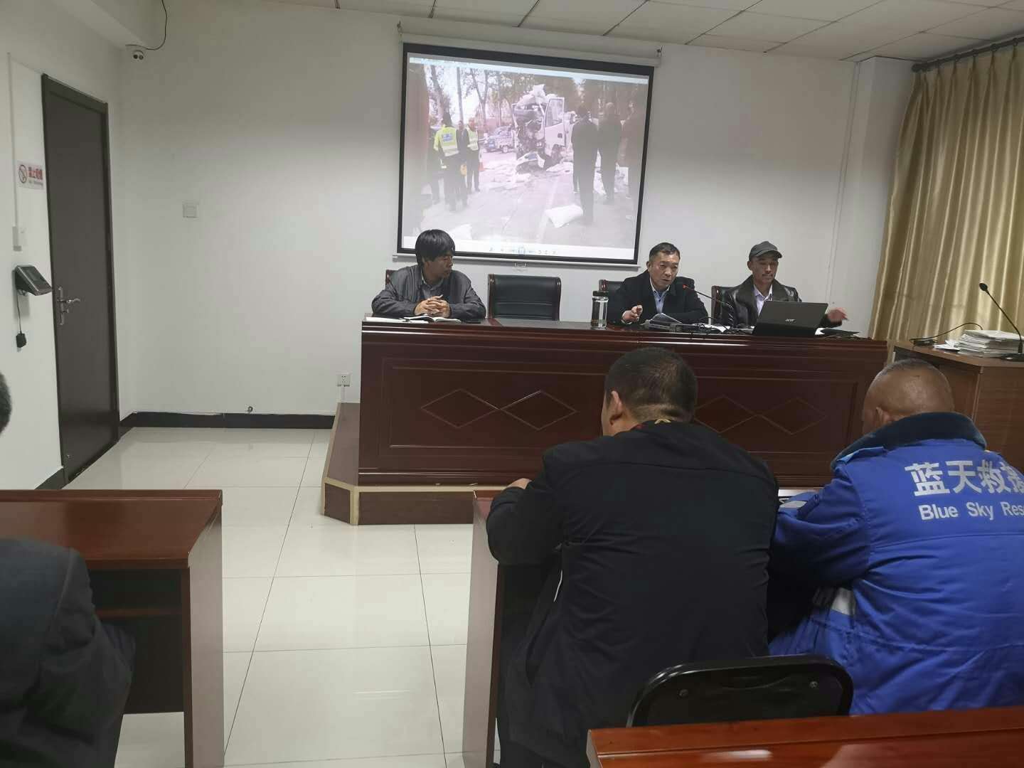 98354627.jpg 98354627.jpg